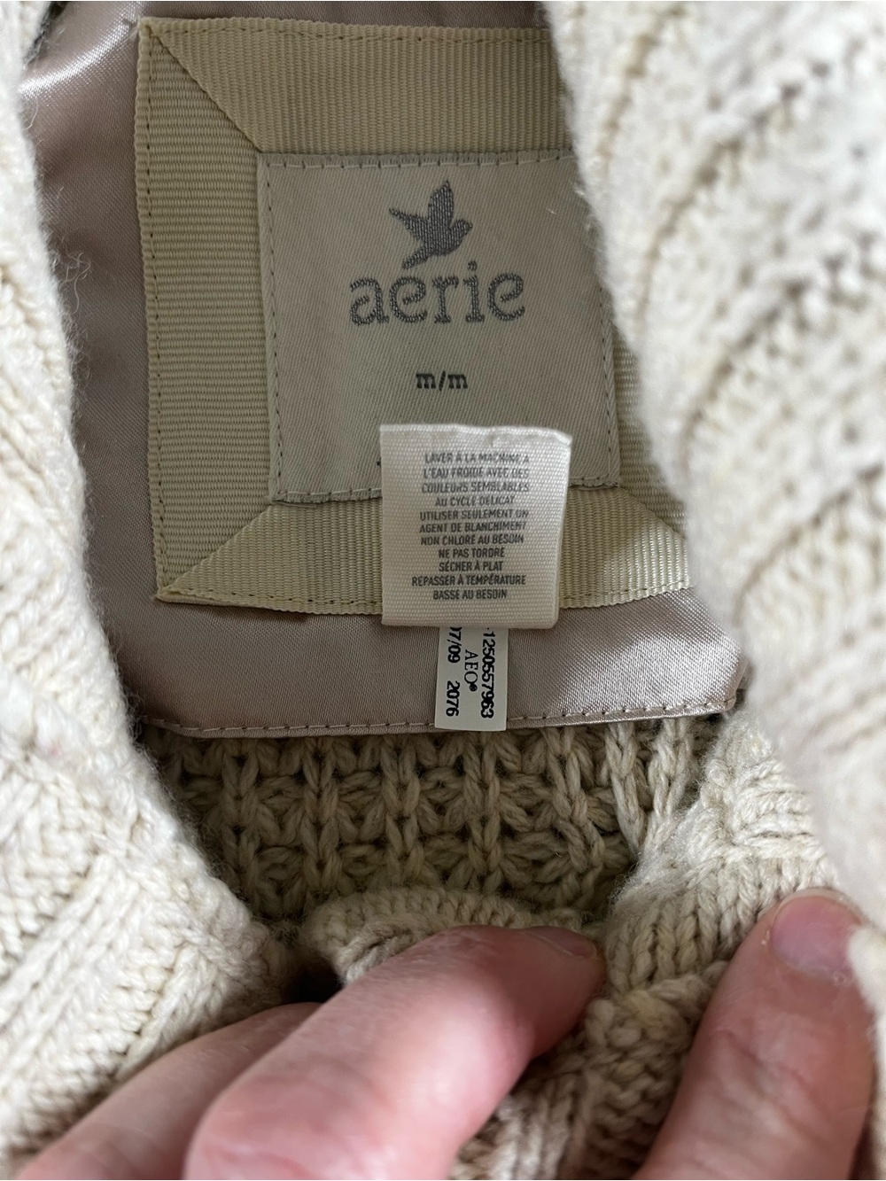 Aerie Large Knit Beige Button-Front Women's Sweater Cardigan Size Medium Pockets - Picture 6 of 14